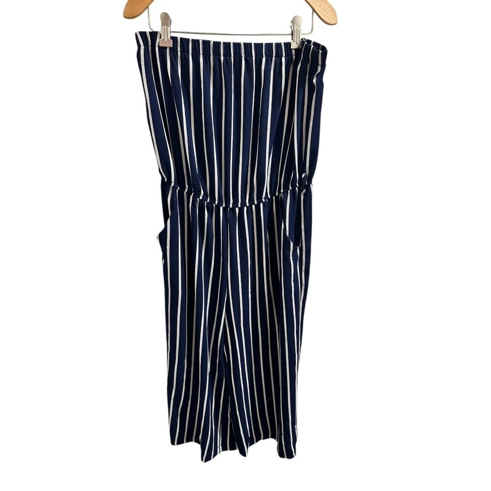 👗 2/$30 👗 Navy & White Striped Capri Jumpsuit M, Elastic Waist & Pockets